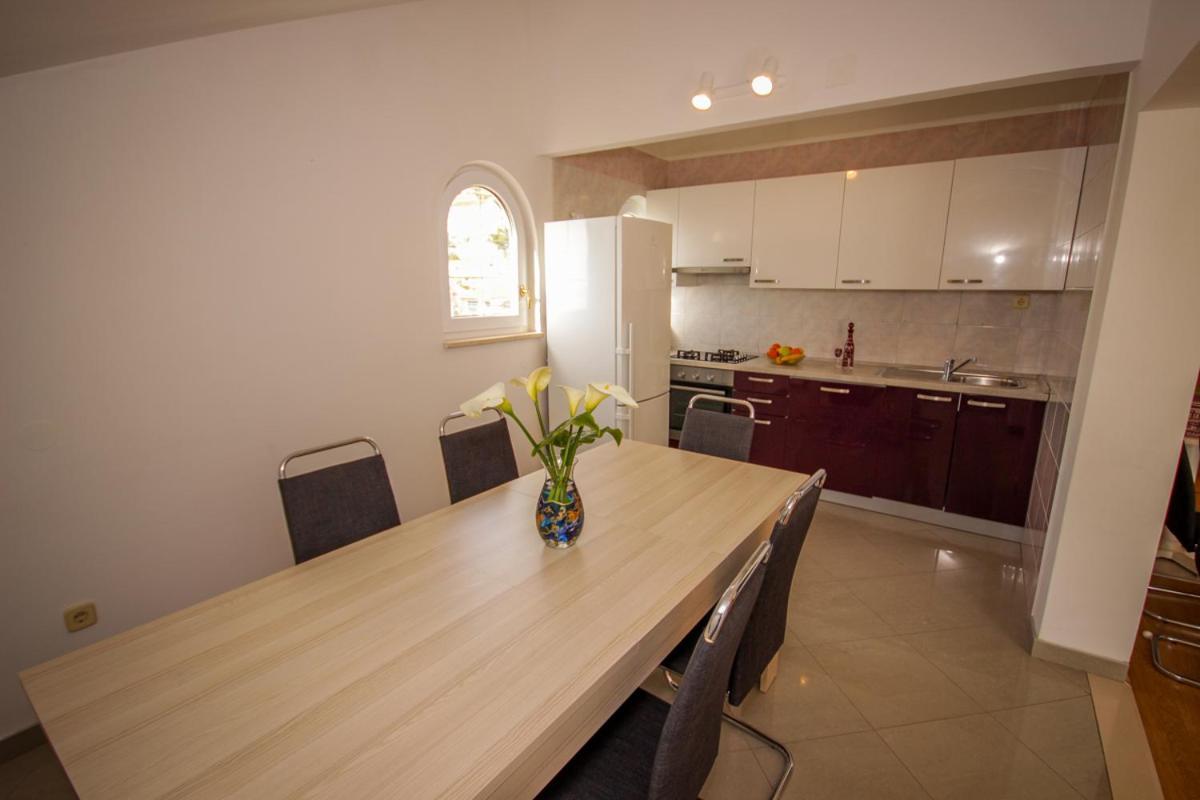 Apartmani Kristijan Jesenice  Esterno foto