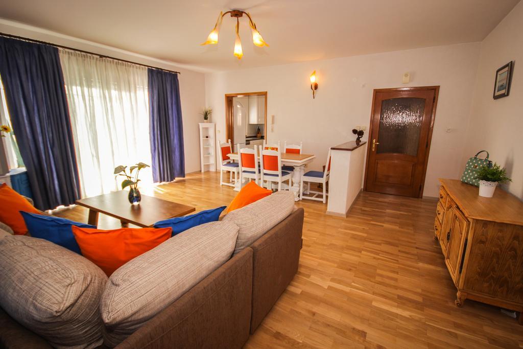 Apartmani Kristijan Jesenice  Esterno foto